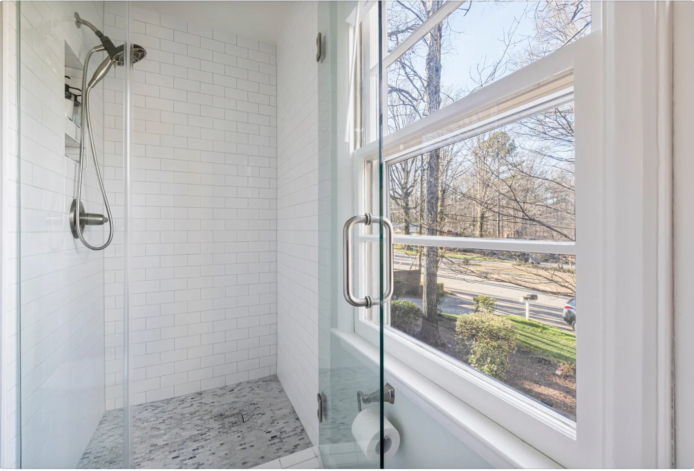 Conheça os melhores tipos de janela para a casa de banho
